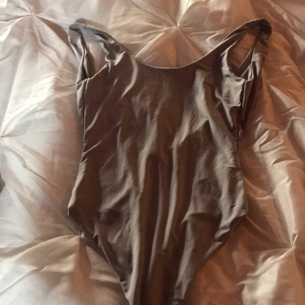 Gray/mauve bodysuit with scoop back